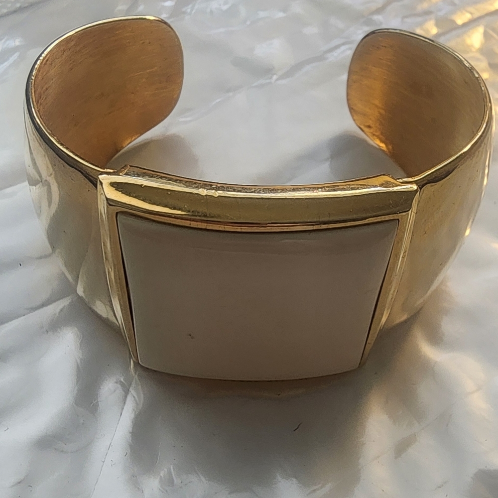 Avon‎ Gold Tone and Cream Cuff Bracelet, 6 1/2", 16.5 cm.